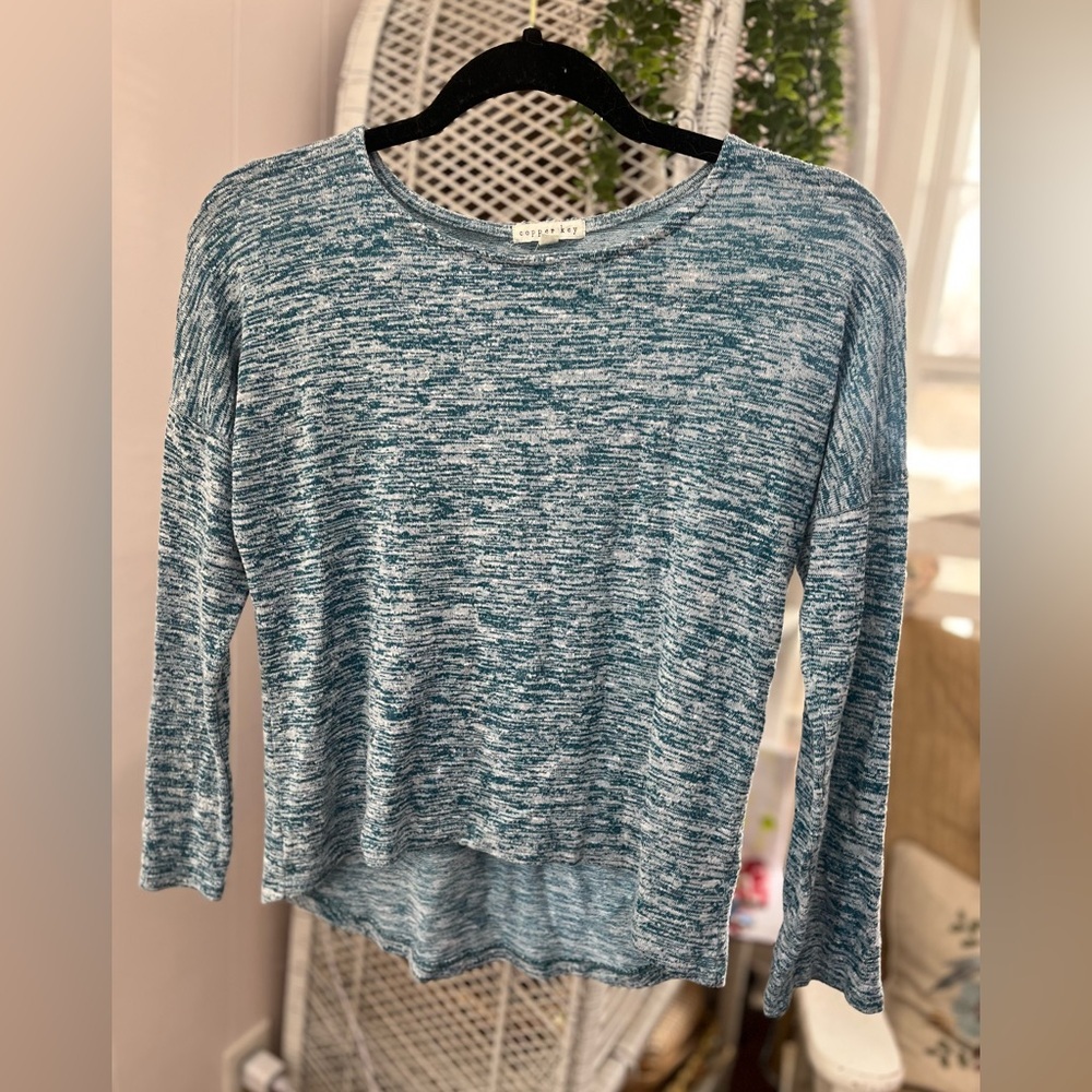 Copper Key Stretch Long Sleeve High Low Blue & White Girls Medium Shirt